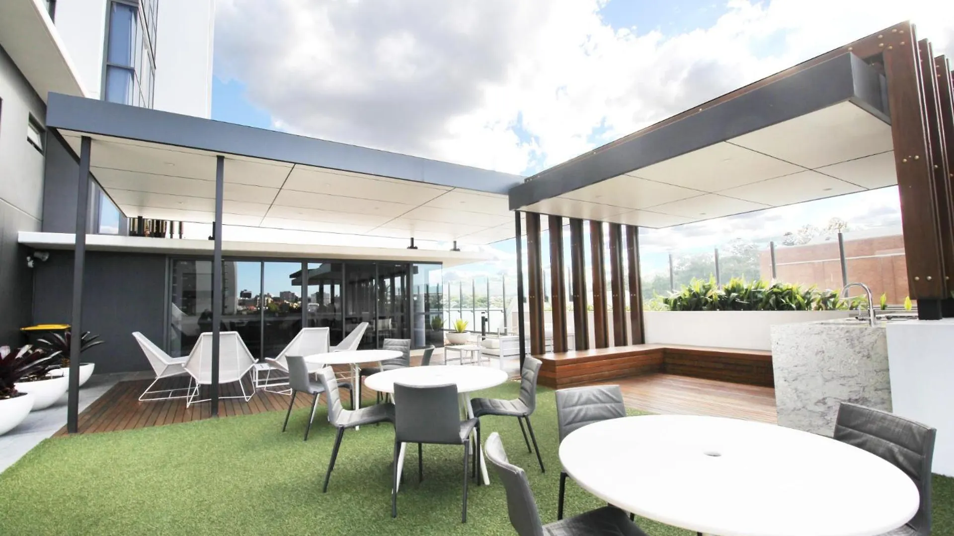Hearty Milton Apartments Brisbane Australia